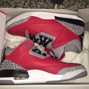 Jordan 3 Fire Red SE